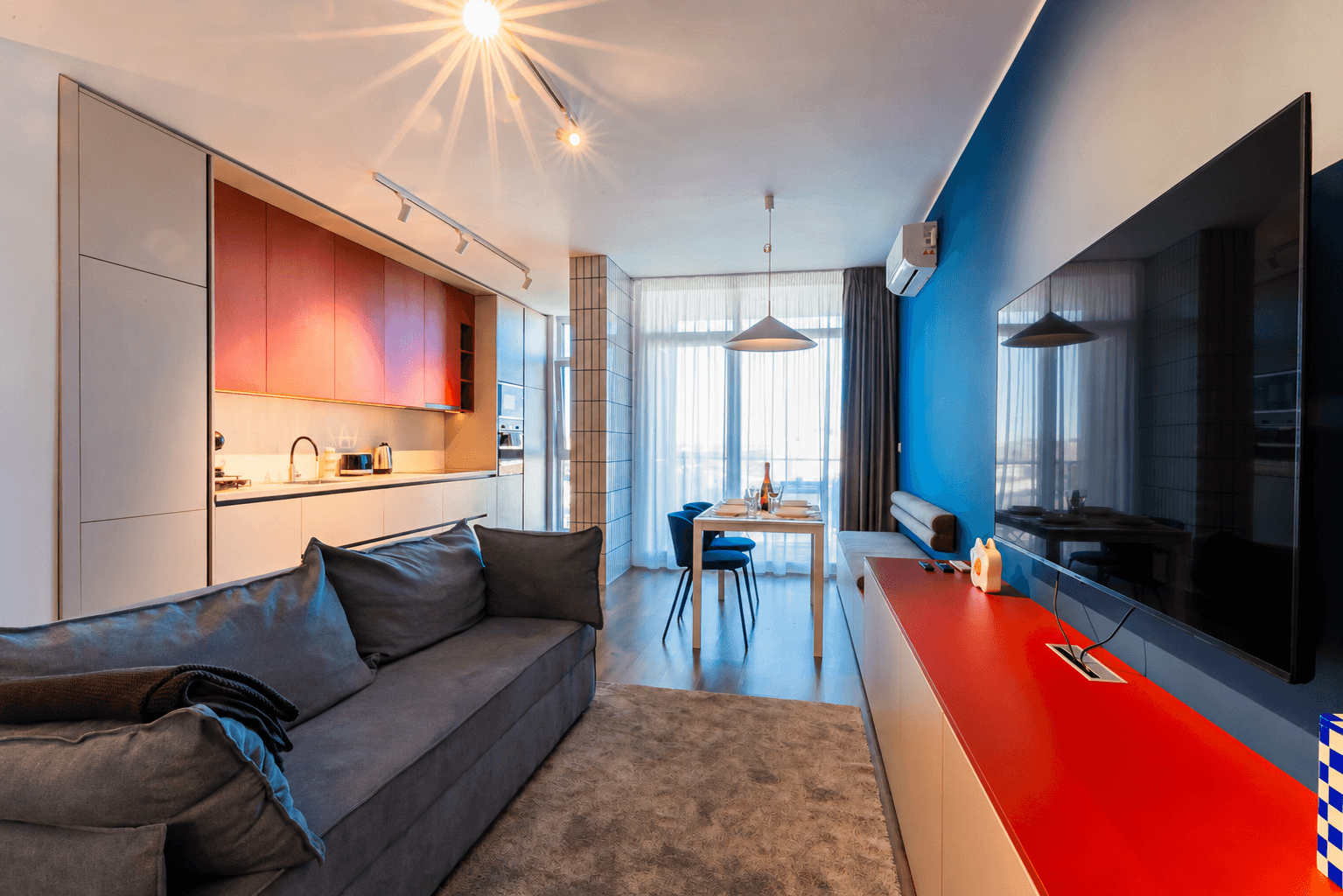 The Blue Apartment, Photo 1